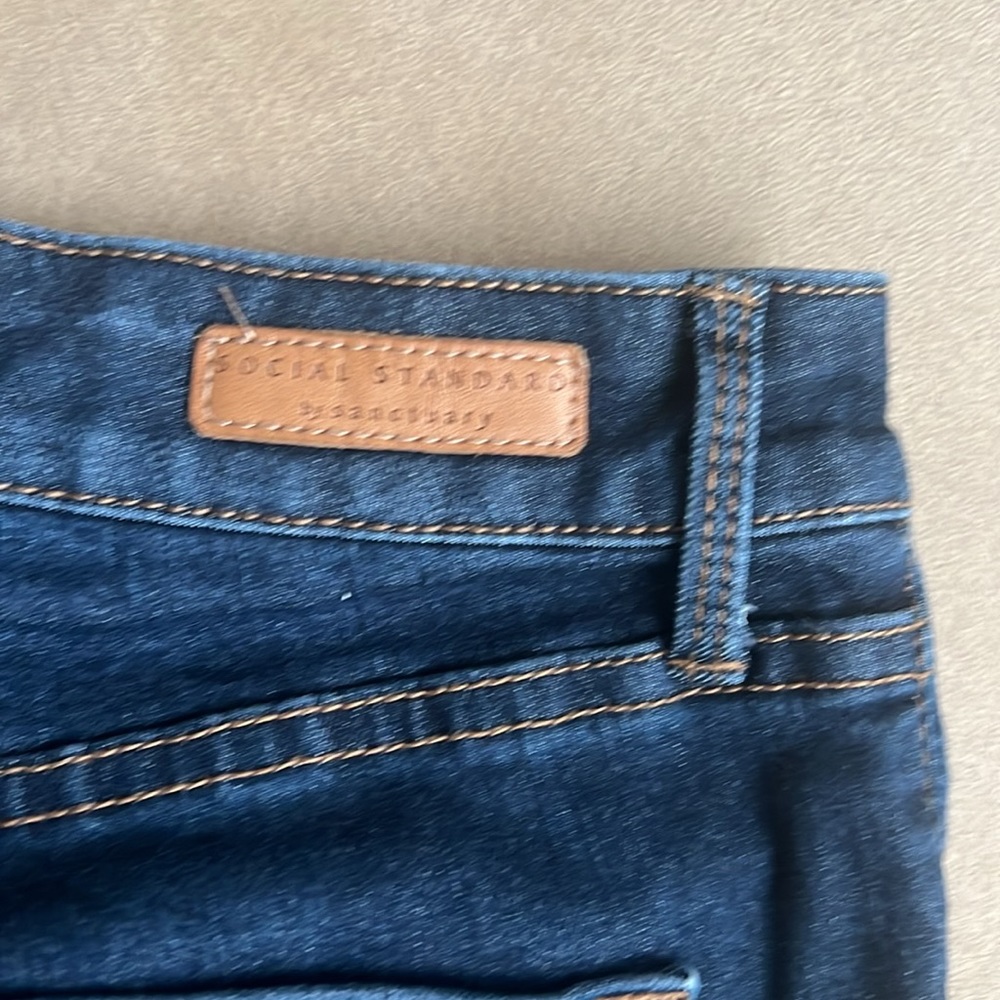 A pair of Social Standard by Sanctuary High-rise skinny jeans in size 8/29 - Picture 4 of 8